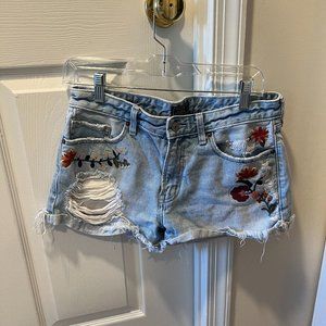 Abercrombie Low-Rise Embroidered Short, Size 28